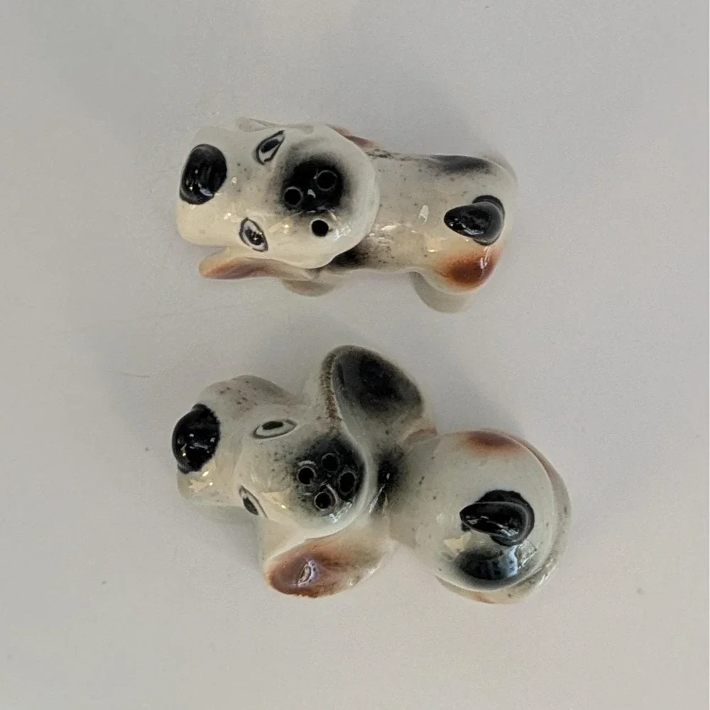 Vintage Basset Hounds Beagle Dogs Salt Pepper Shakers Big Ears Anthropomorphic